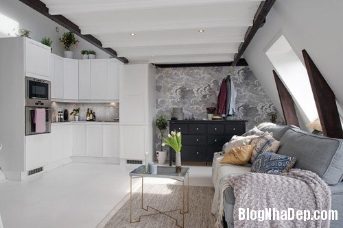 Không gian trắng tinh trong căn hộ gác mái ở Thụy Điển