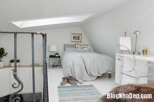 Không gian trắng tinh trong căn hộ gác mái ở Thụy Điển