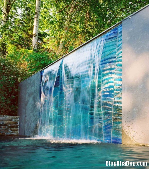 Những thiết kế thác nước hiện đại, sang trọng cho khu vườn