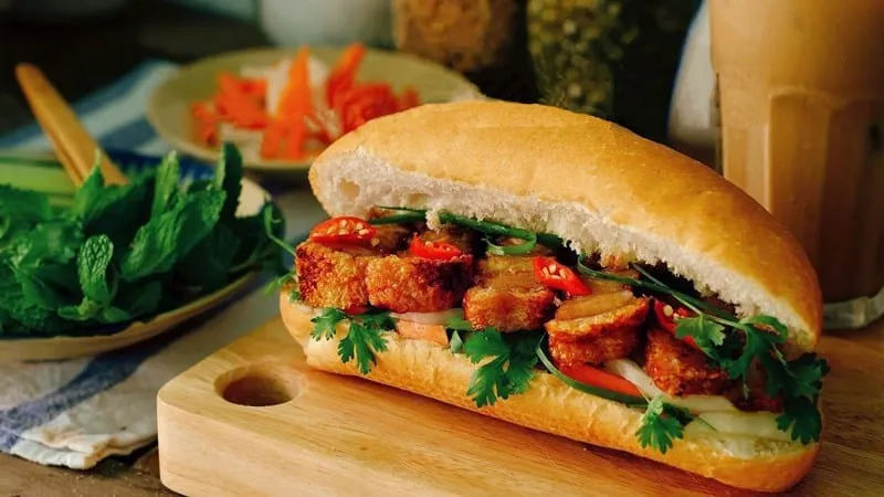 1 ổ bánh mì bao nhiêu calo? Ăn bánh mì có béo không?