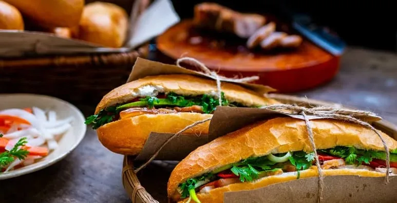 1 ổ bánh mì bao nhiêu calo? Ăn bánh mì có béo không?