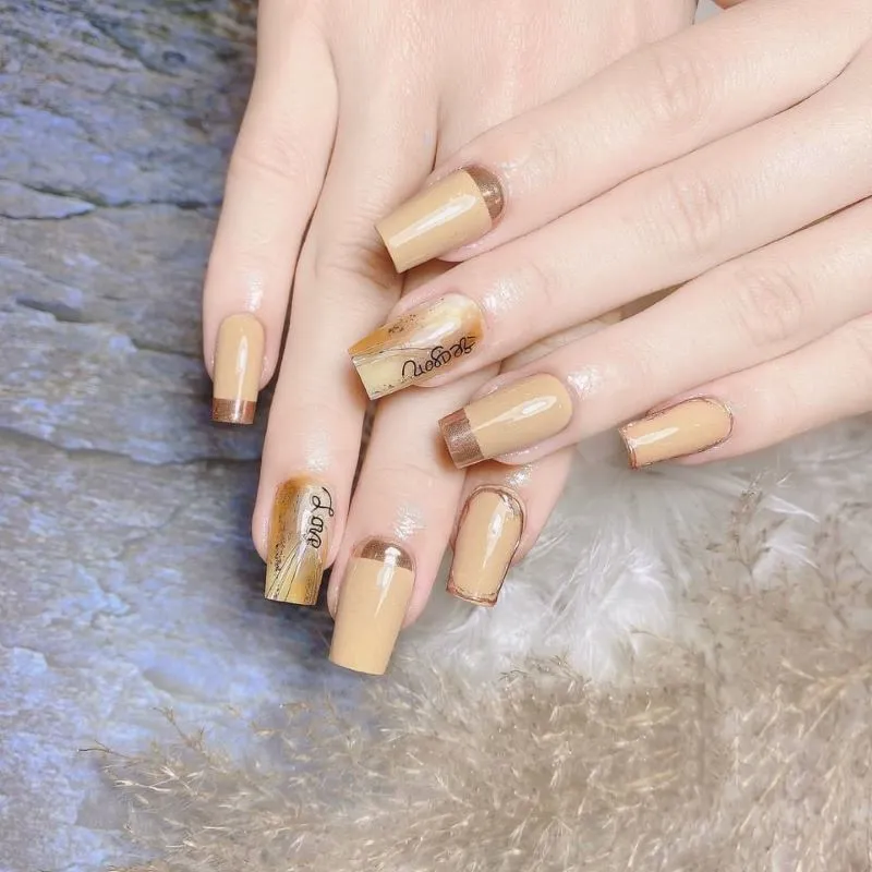 14 thiết kế nail màu nâu sữa khiến nàng mê mẩn