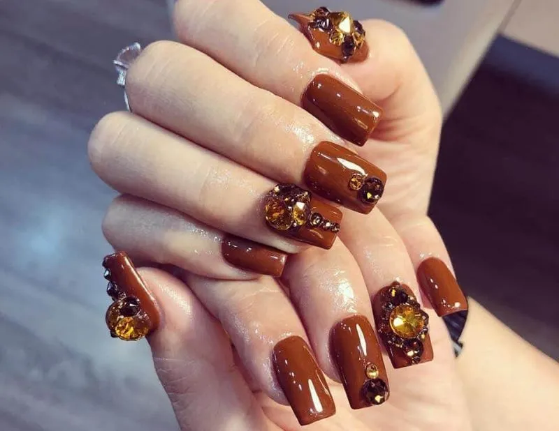 14 thiết kế nail màu nâu sữa khiến nàng mê mẩn