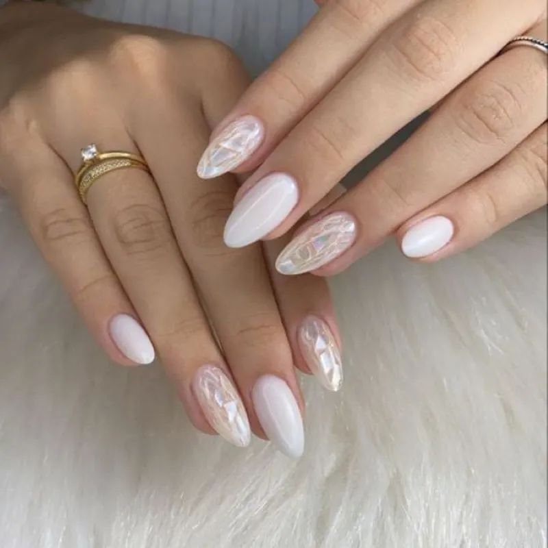 99+ mẫu nail màu trắng sữa thanh lịch mà thời thượng cho