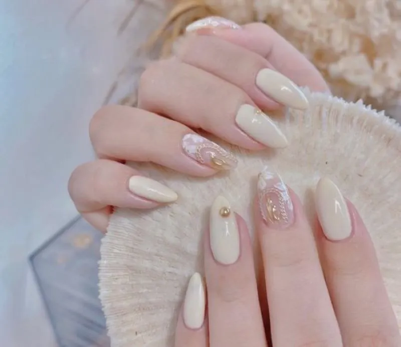 99+ mẫu nail màu trắng sữa thanh lịch mà thời thượng cho