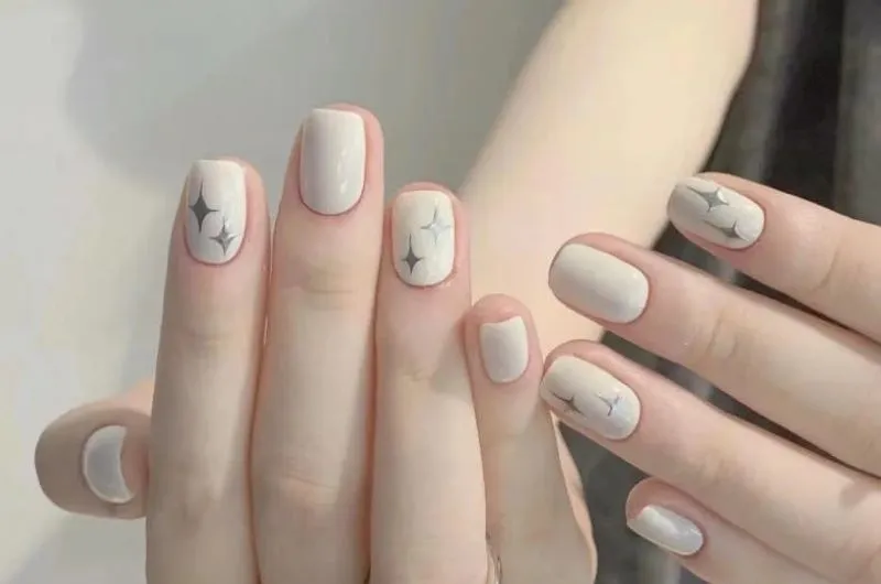 99+ mẫu nail màu trắng sữa thanh lịch mà thời thượng cho