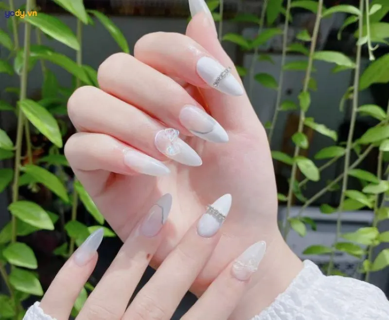 99+ mẫu nail màu trắng sữa thanh lịch mà thời thượng cho