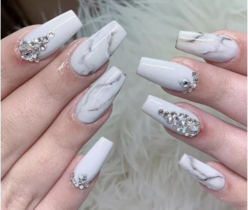 99+ mẫu nail màu trắng sữa thanh lịch mà thời thượng cho