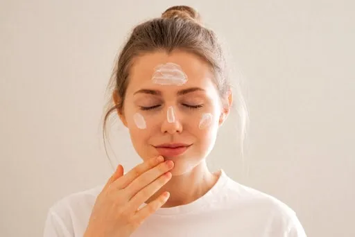 Các bước skincare cho da hỗn hợp thiên dầu hiệu quả nhất từ chuyên gia