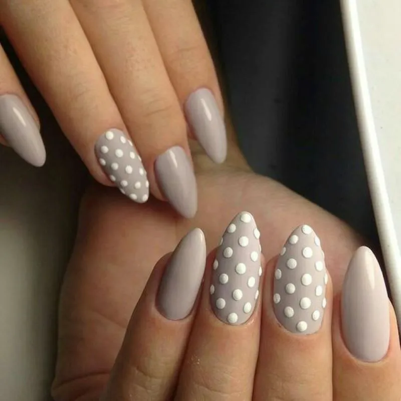 Giải đáp màu nail hợp mệnh kim? Màu nail nào mang lại may mắn tài lộc cho người mệnh Kim?