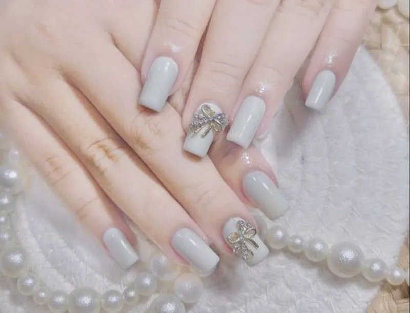 Giải đáp màu nail hợp mệnh kim? Màu nail nào mang lại may mắn tài lộc cho người mệnh Kim?