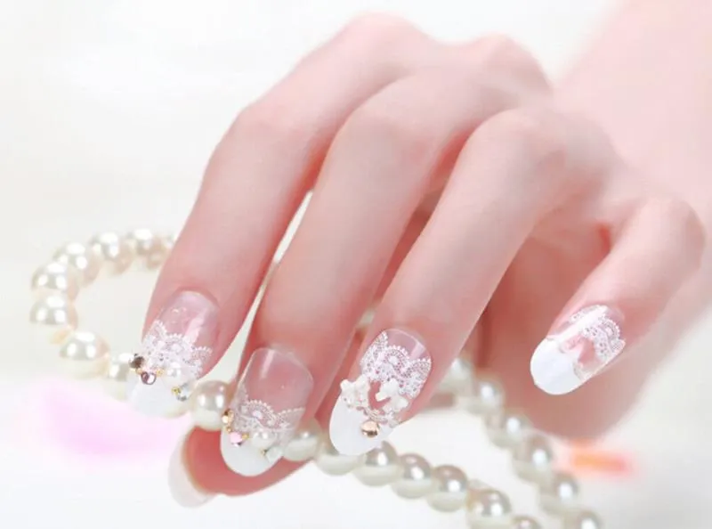 Gợi ý 30 mẫu nail sơn đầu móng trắng cực sành điệu nàng không nên bỏ qua