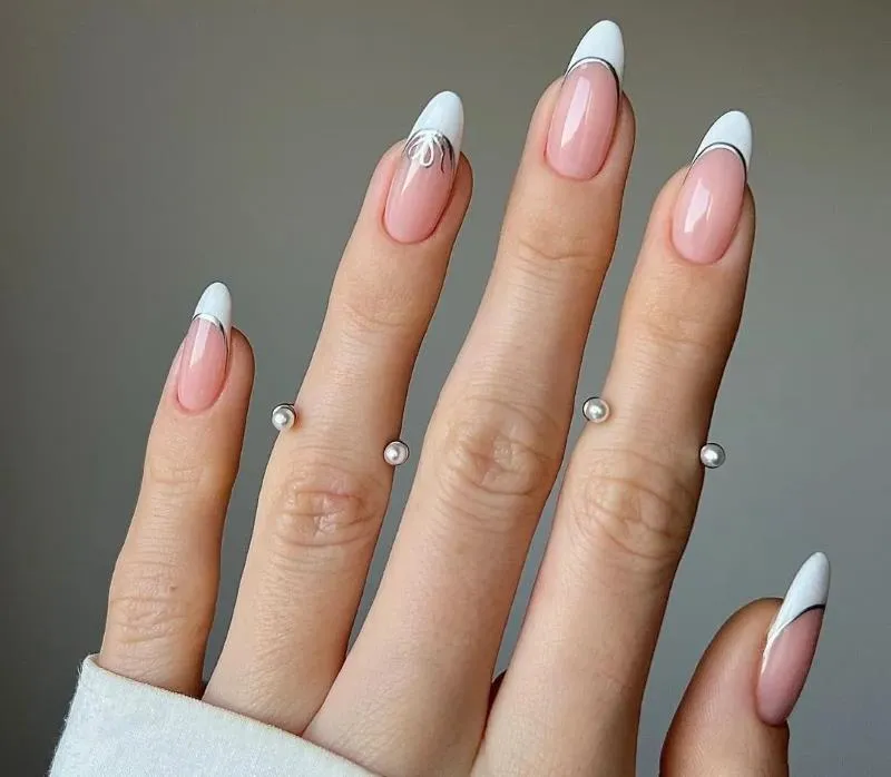 Gợi ý 30 mẫu nail sơn đầu móng trắng cực sành điệu nàng không nên bỏ qua