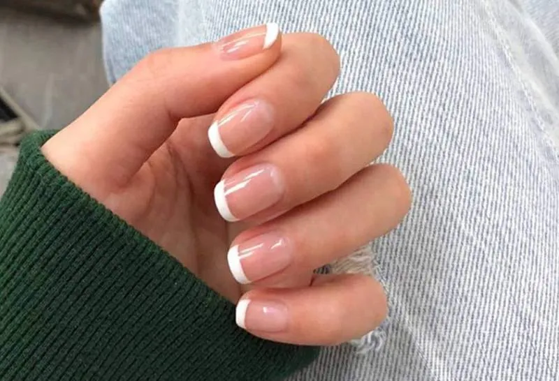 Gợi ý 30 mẫu nail sơn đầu móng trắng cực sành điệu nàng không nên bỏ qua