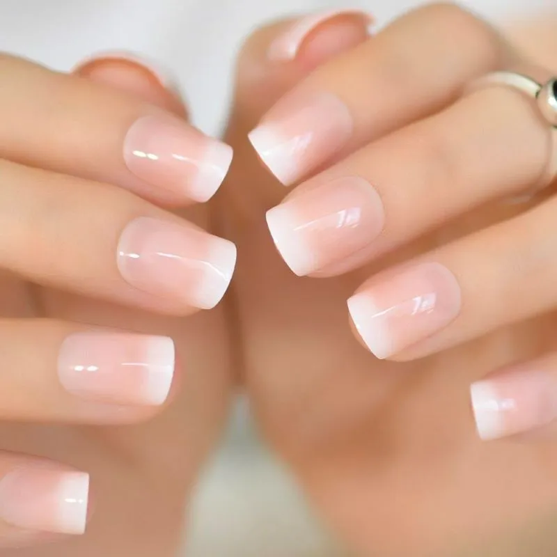 Gợi ý 30 mẫu nail sơn đầu móng trắng cực sành điệu nàng không nên bỏ qua