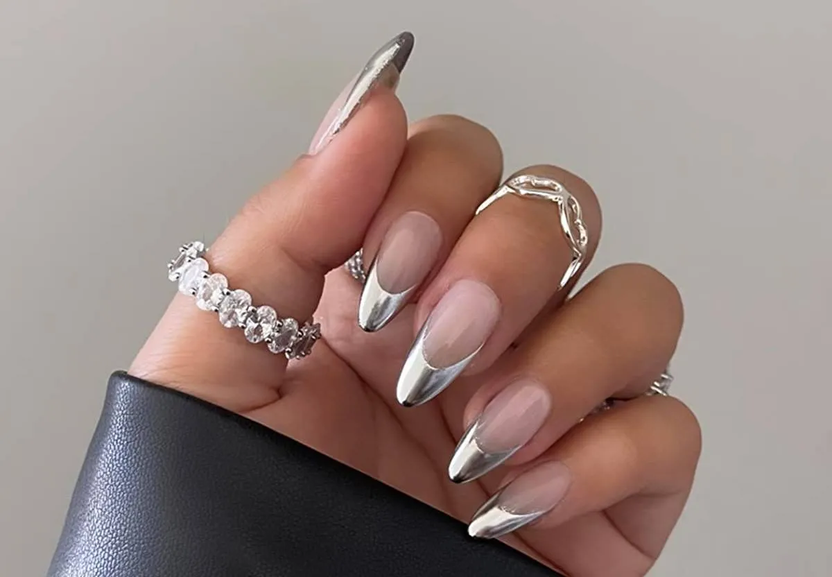 Gợi ý 30 mẫu nail sơn đầu móng trắng cực sành điệu nàng không nên bỏ qua