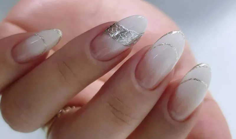 Gợi ý 30 mẫu nail sơn đầu móng trắng cực sành điệu nàng không nên bỏ qua