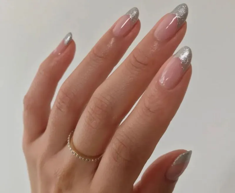 Gợi ý 30 mẫu nail sơn đầu móng trắng cực sành điệu nàng không nên bỏ qua