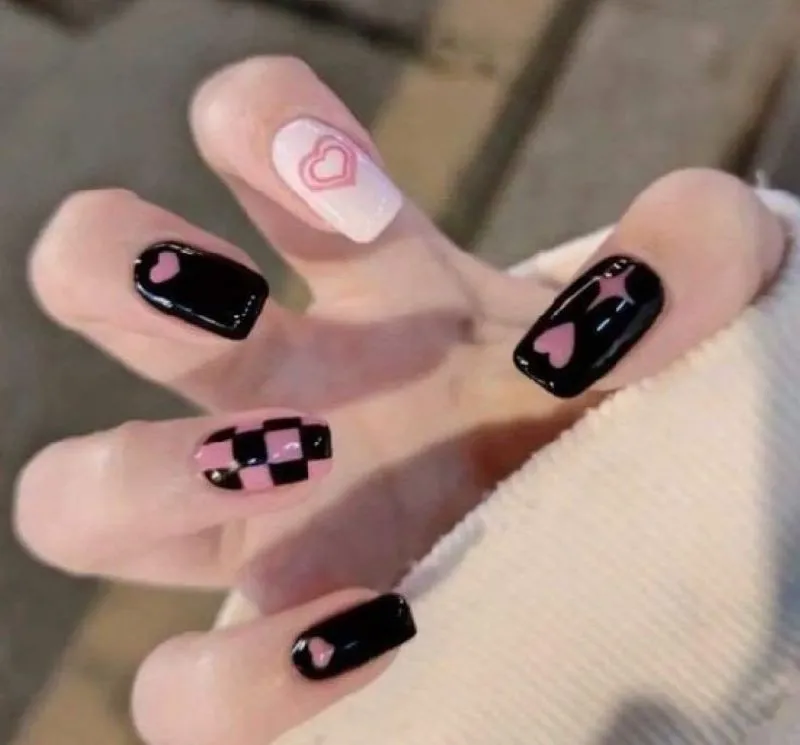 Gợi ý những mẫu nail kẻ caro đơn giản mà cực hút mắt