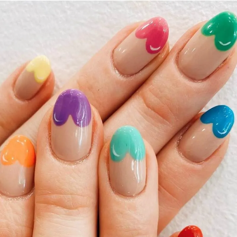 Khám phá ngay 20 mẫu nail cầu vồng dẫn đầu xu hướng