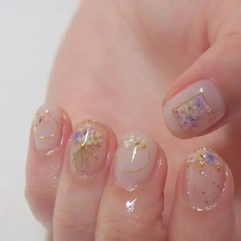 Mách nhỏ nàng 20 mẫu nail lấp lánh kim tuyến cực thu hút, kiêu sa