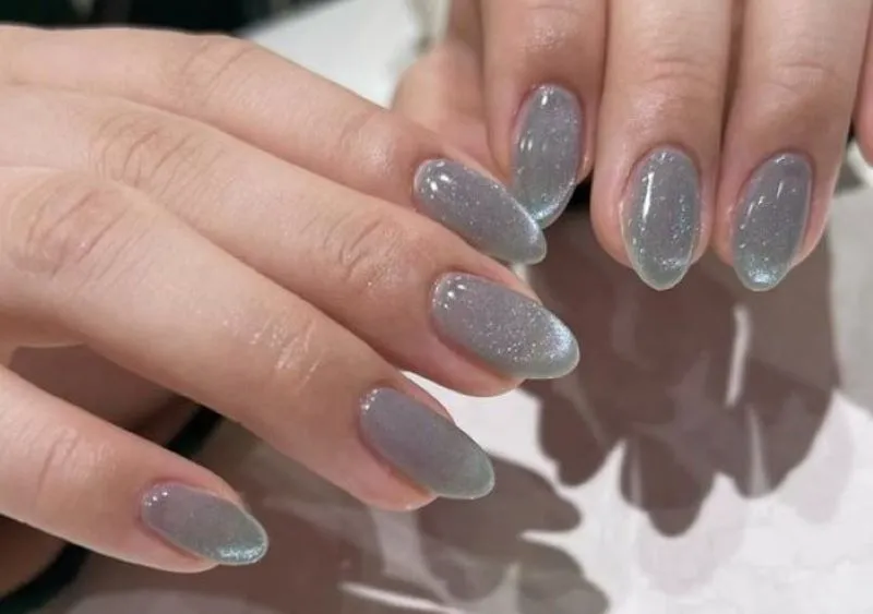 Mách nhỏ nàng 20 mẫu nail lấp lánh kim tuyến cực thu hút, kiêu sa