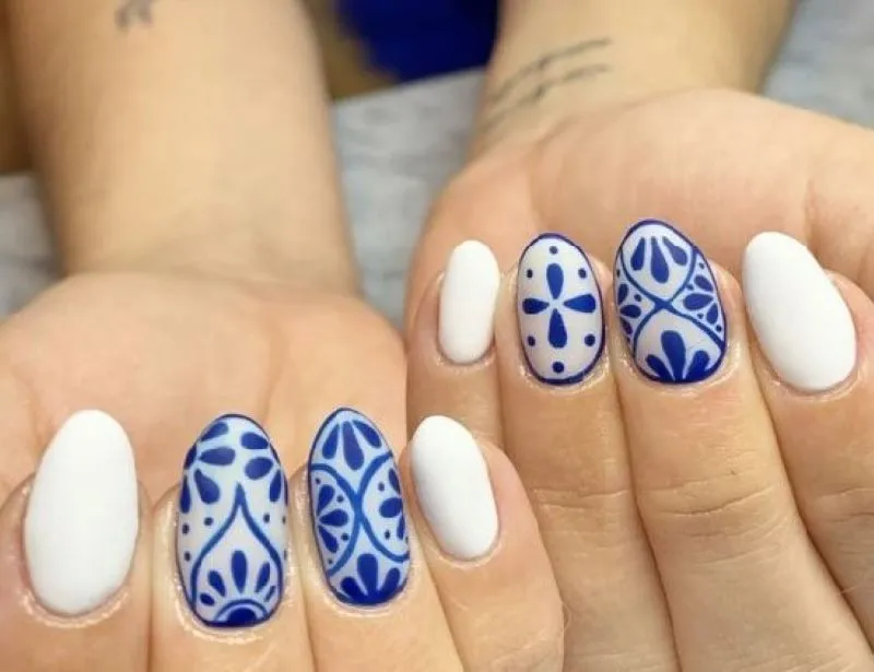 Mãn nhãn với 40+ mẫu nail thổ cẩm độc đáo, mang đến vẻ đẹp cá tính và ấn tượng