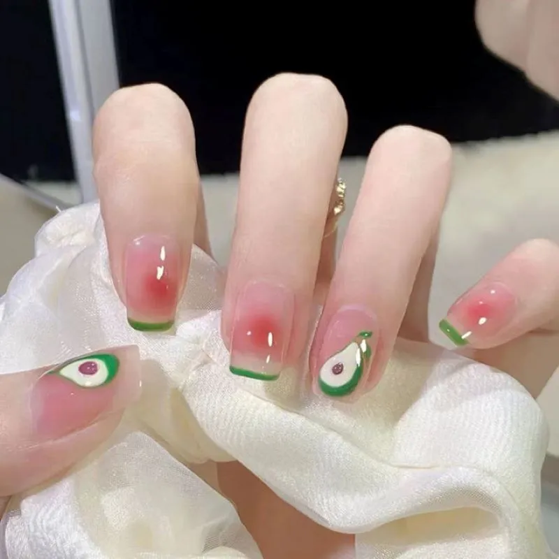 Mẫu nail hình quả bơ có gì mà khiến các chị em ai cũng mê mẩn?