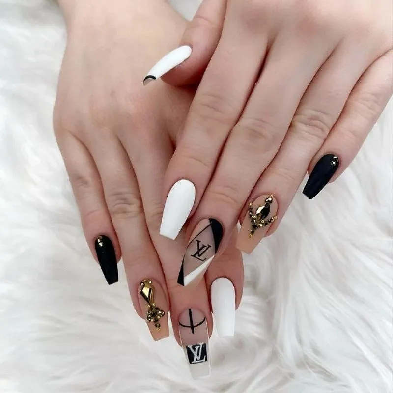 Mẫu nail LV khẳng định đẳng cấp phái đẹp