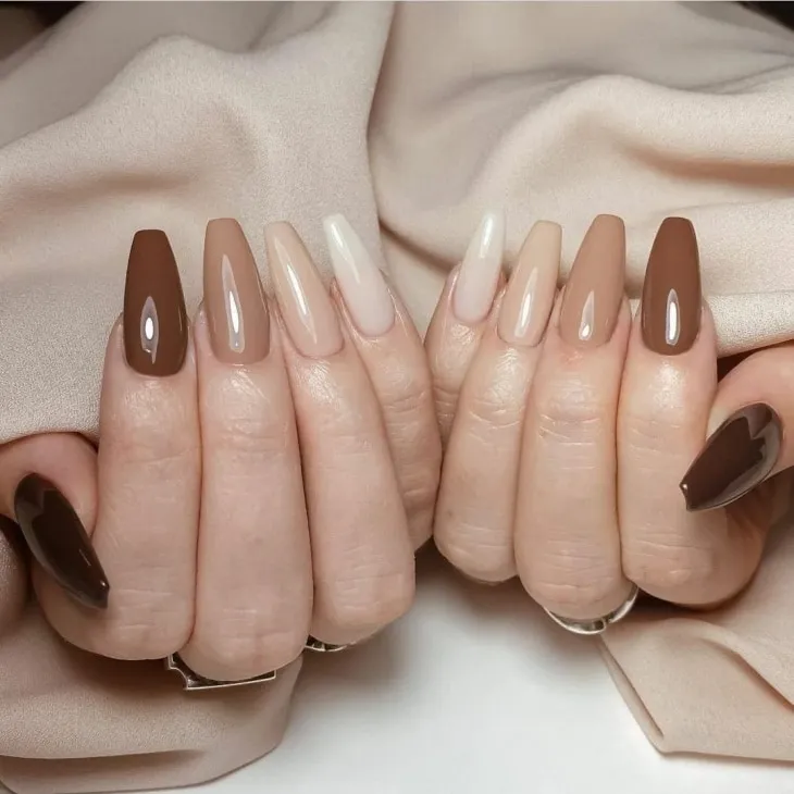 Mẫu nail màu nâu đơn giản- sự lựa chọn cho cô nàng thanh lịch