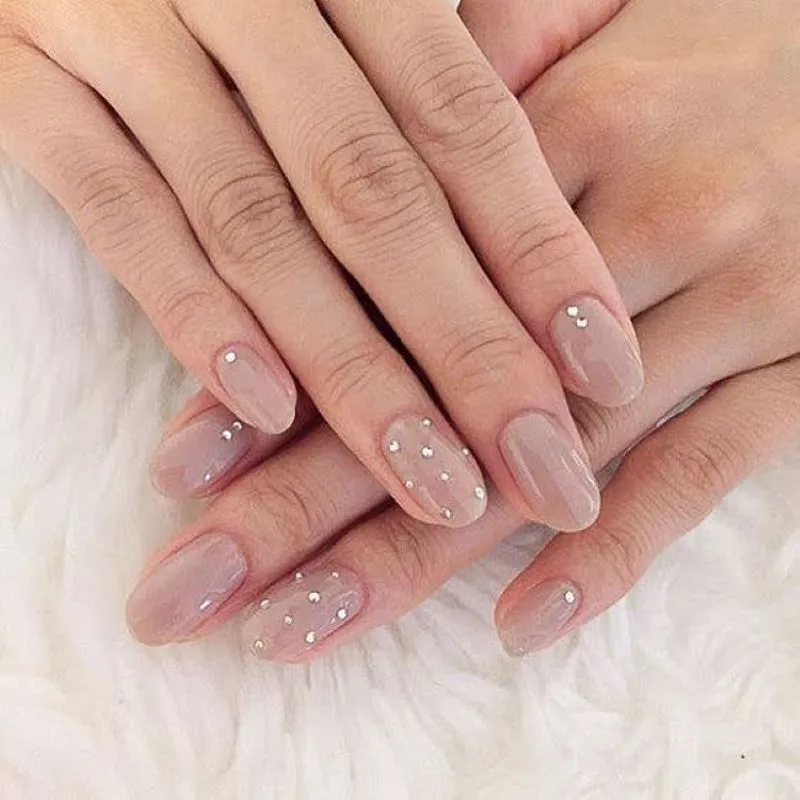 Mẫu nail màu nude sang trọng mọi lúc mọi nơi