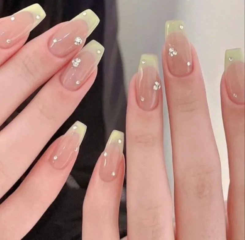 Mẫu nail màu pastel 2024 lên ngôi