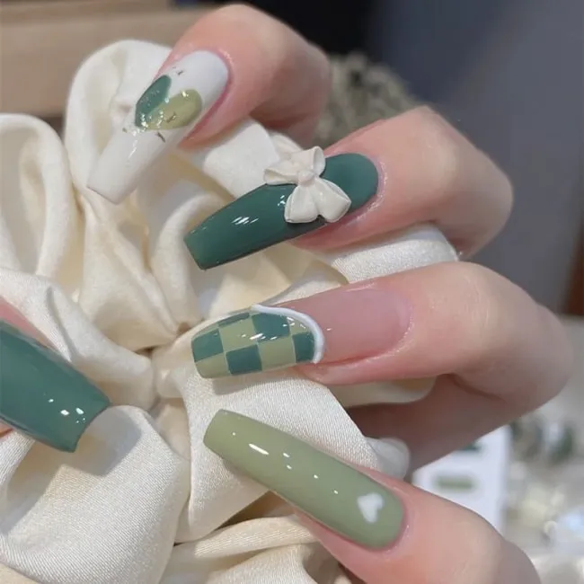 Mẫu nail xanh lá cho ngày hè từ dịu dàng đến cá tính