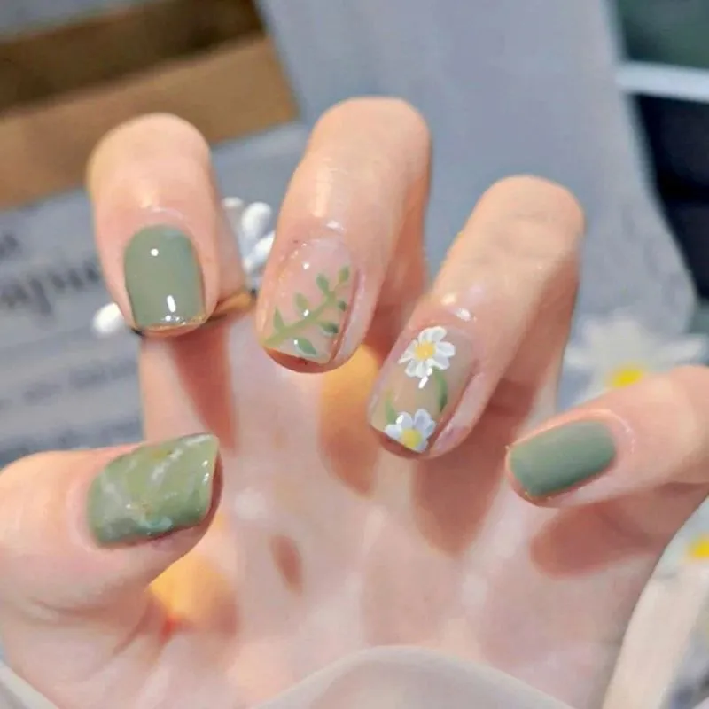 Mẫu nail xanh lá cho ngày hè từ dịu dàng đến cá tính