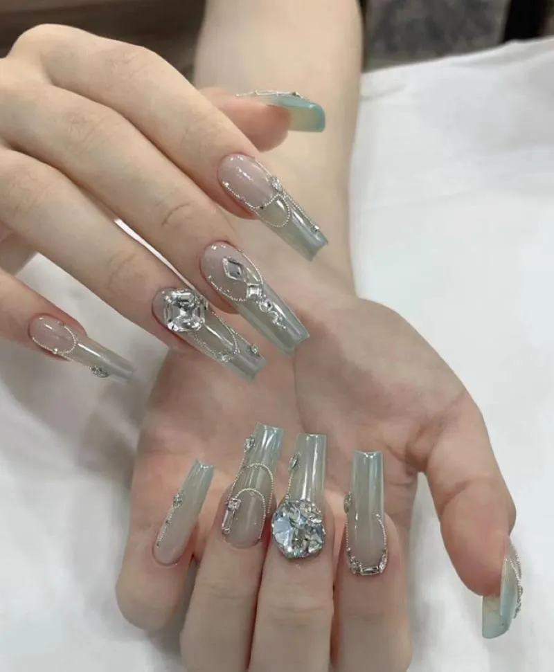 Tổng hợp các mẫu nail màu xanh lá cực hút mắt thêm sành điệu