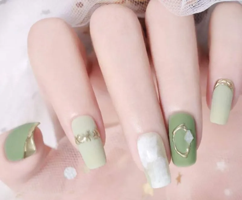 Tổng hợp các mẫu nail màu xanh lá cực hút mắt thêm sành điệu