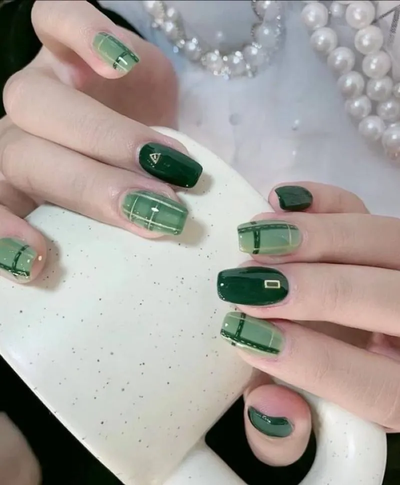 Tổng hợp các mẫu nail màu xanh lá cực hút mắt thêm sành điệu