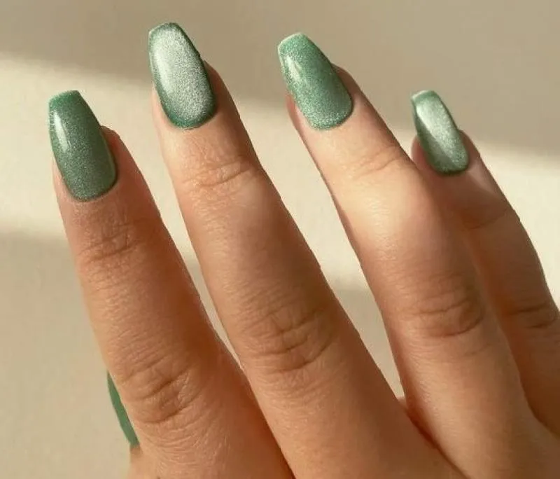 Tổng hợp các mẫu nail màu xanh lá cực hút mắt thêm sành điệu