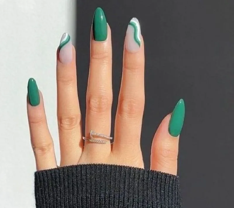 Tổng hợp các mẫu nail màu xanh lá cực hút mắt thêm sành điệu