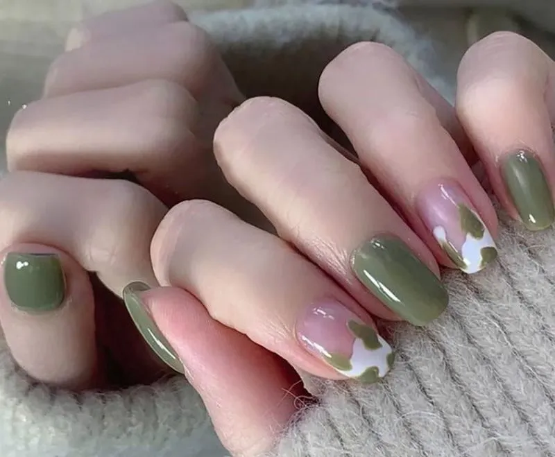 Tổng hợp các mẫu nail màu xanh lá cực hút mắt thêm sành điệu