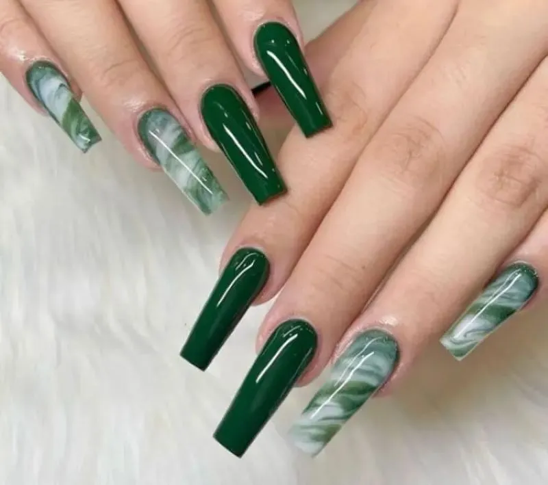 Tổng hợp các mẫu nail màu xanh lá cực hút mắt thêm sành điệu