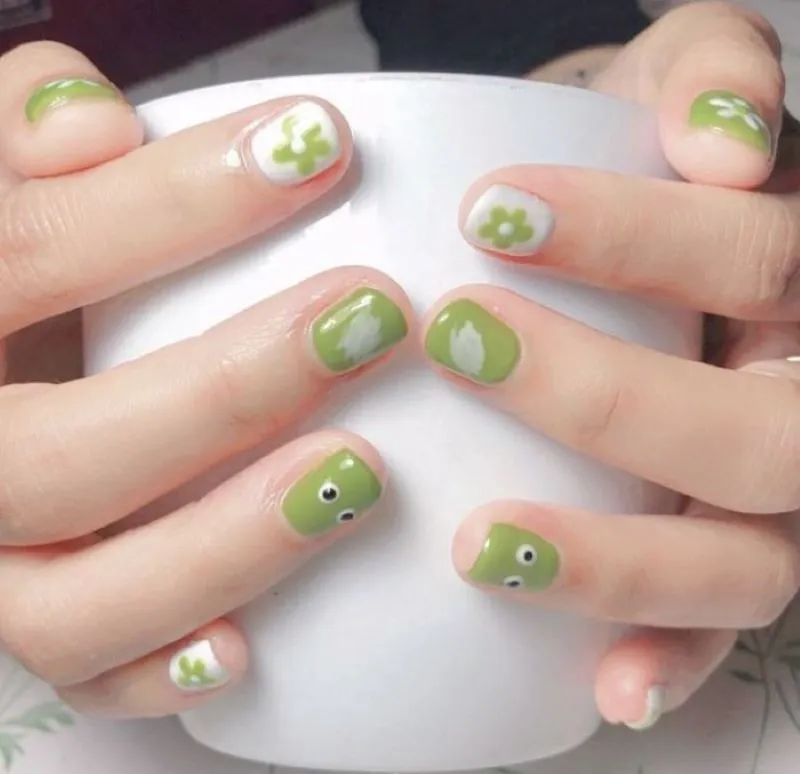 Tổng hợp các mẫu nail màu xanh lá cực hút mắt thêm sành điệu