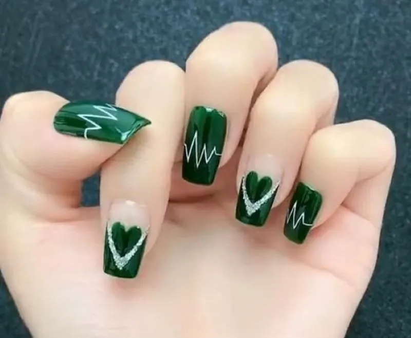 Tổng hợp các mẫu nail màu xanh lá cực hút mắt thêm sành điệu