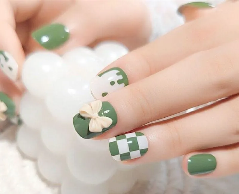 Tổng hợp các mẫu nail màu xanh lá cực hút mắt thêm sành điệu