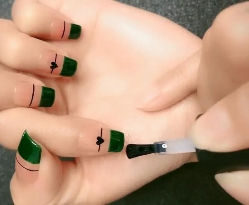 Tổng hợp các mẫu nail màu xanh lá cực hút mắt thêm sành điệu