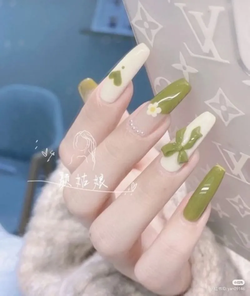 Tổng hợp các mẫu nail màu xanh lá cực hút mắt thêm sành điệu