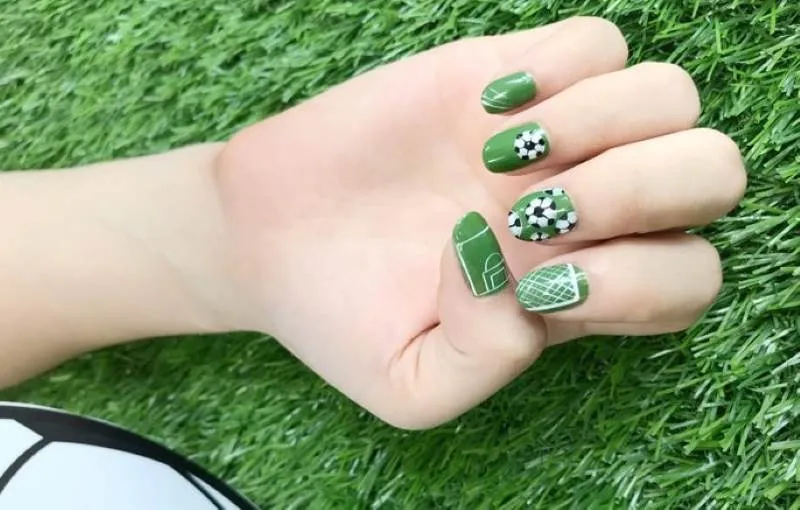 Tổng hợp các mẫu nail màu xanh lá cực hút mắt thêm sành điệu