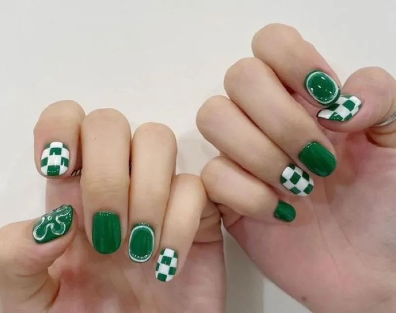 Tổng hợp các mẫu nail màu xanh lá cực hút mắt thêm sành điệu