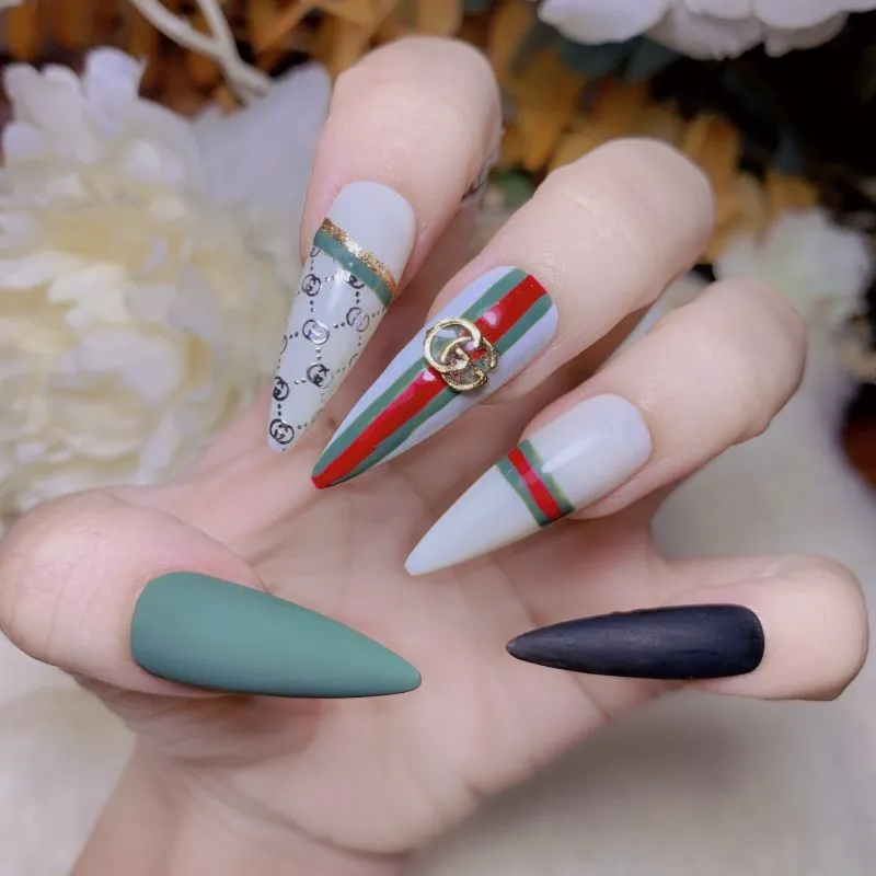 Top 10 mẫu nail Gucci cực sang chảnh nàng không thể bỏ qua