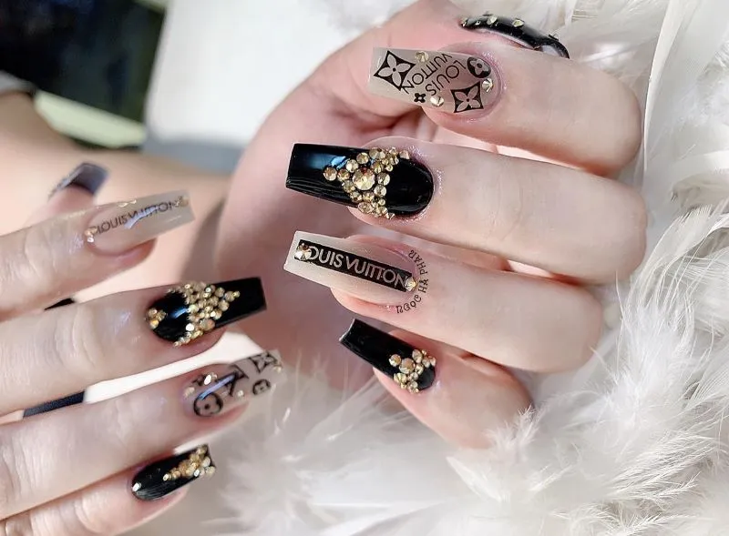 Top 10 mẫu nail Gucci cực sang chảnh nàng không thể bỏ qua